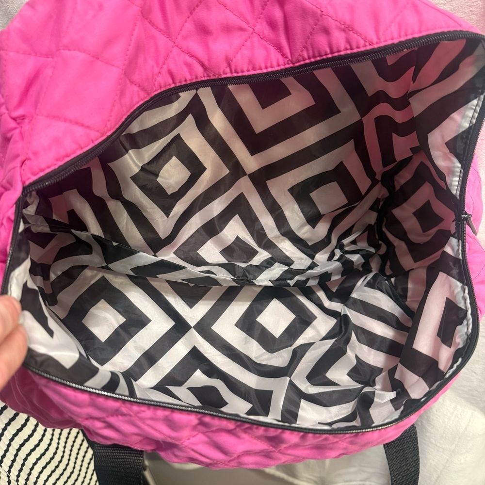 Bloomingdale's Black and Pink Quilted Travel Bag - Picture 7 of 7